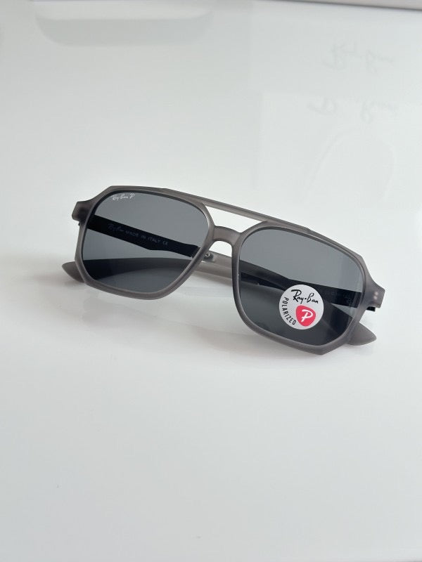 Rayban Grey Black with original box and kit