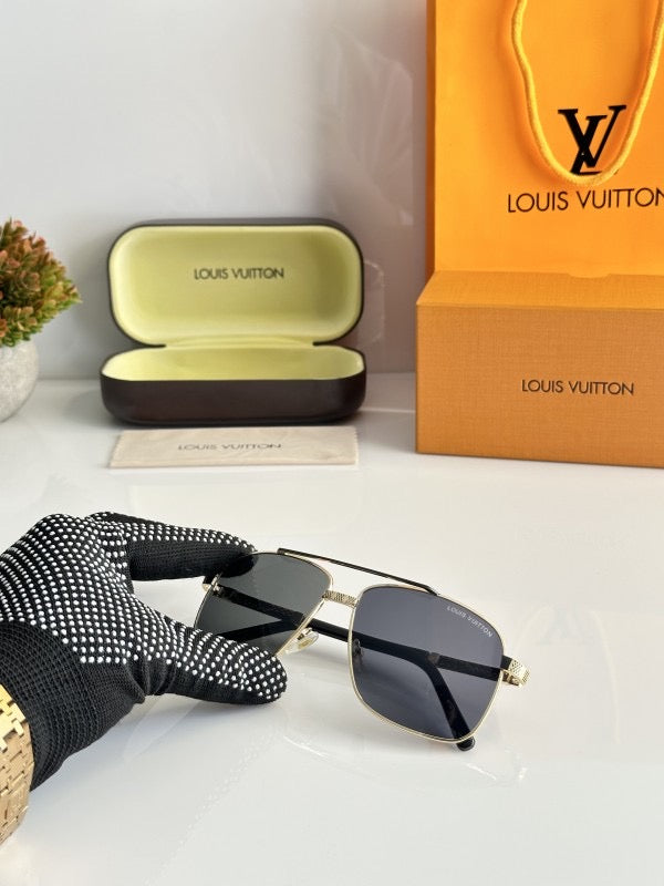 LOUIS VUITTON GOLD BLACK sunglasses WITH ORIGINAL BOX AND KIT