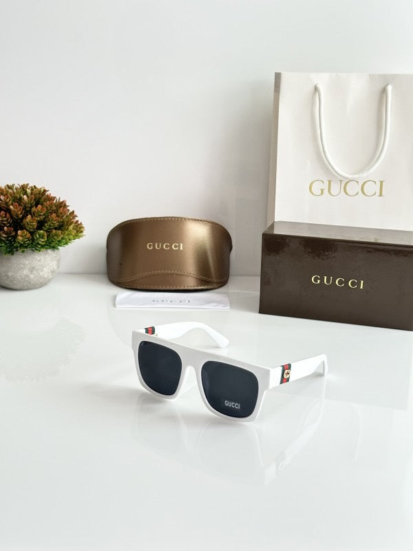GUCCI White Black sunglasses with Original Box & Kit