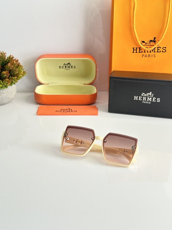 Hermes Cream Pink for women's