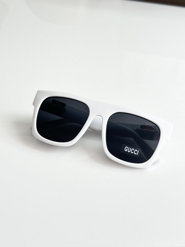 GUCCI White Black sunglasses with Original Box & Kit