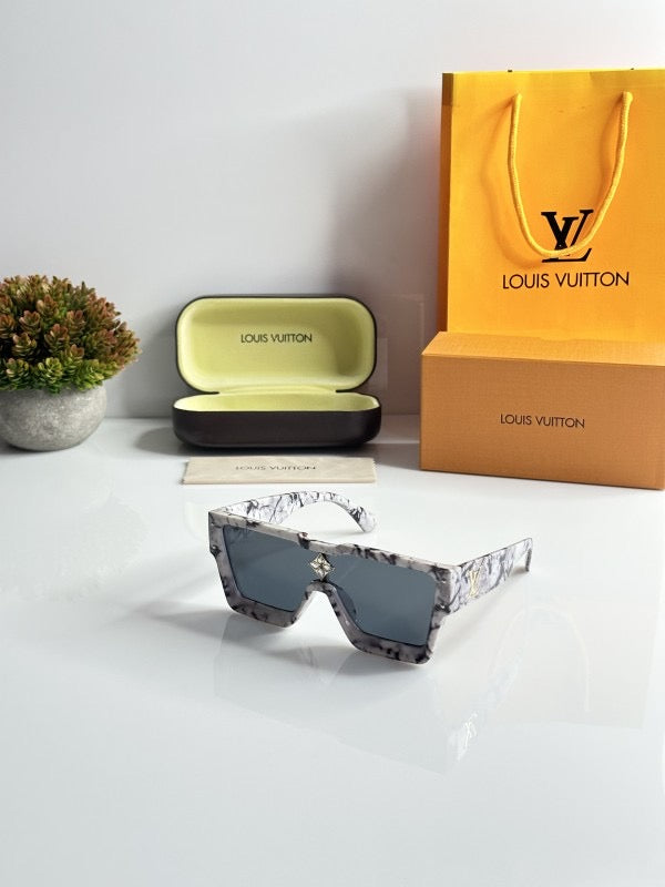 LOUIS VUITTON MARBLE BLACK (UNISEX) - WITH ORIGINAL BOX AND KIT
