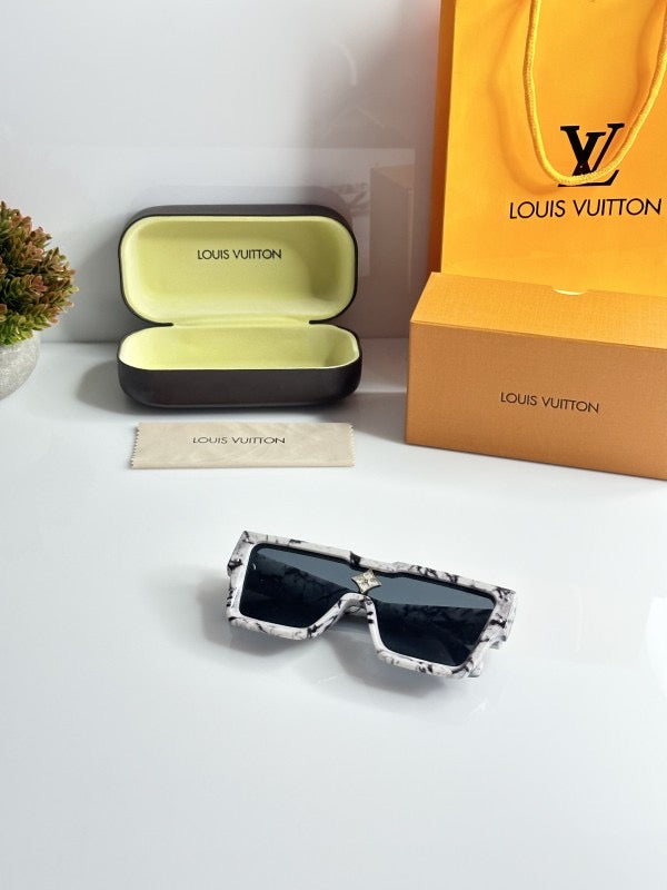 LOUIS VUITTON MARBLE BLACK (UNISEX) - WITH ORIGINAL BOX AND KIT