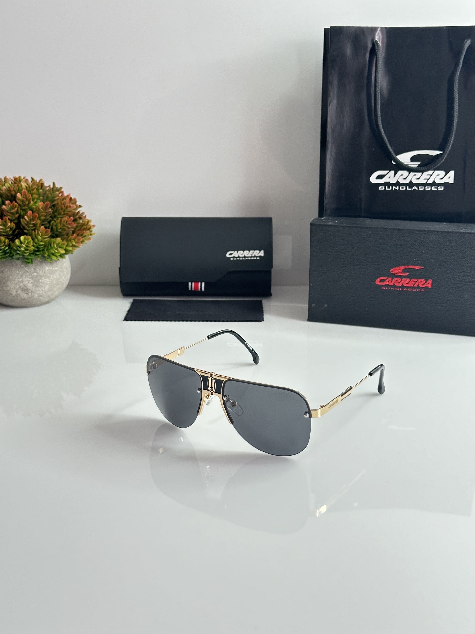 Carrera Gold Black with original box and kit