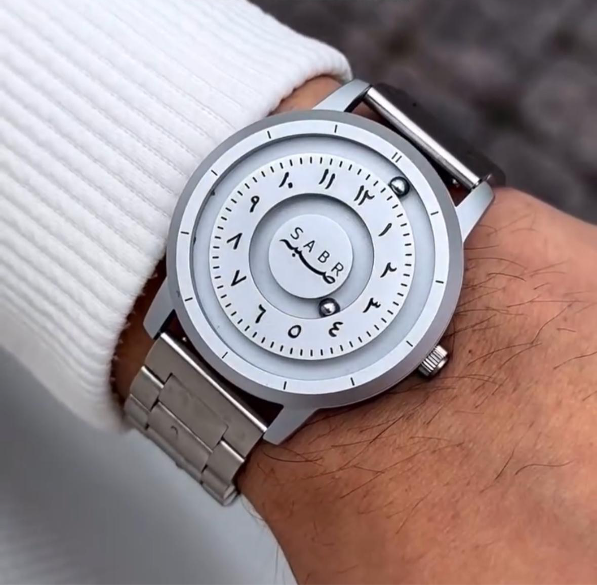 Sabr Magnetic Luna Whitish Silver
