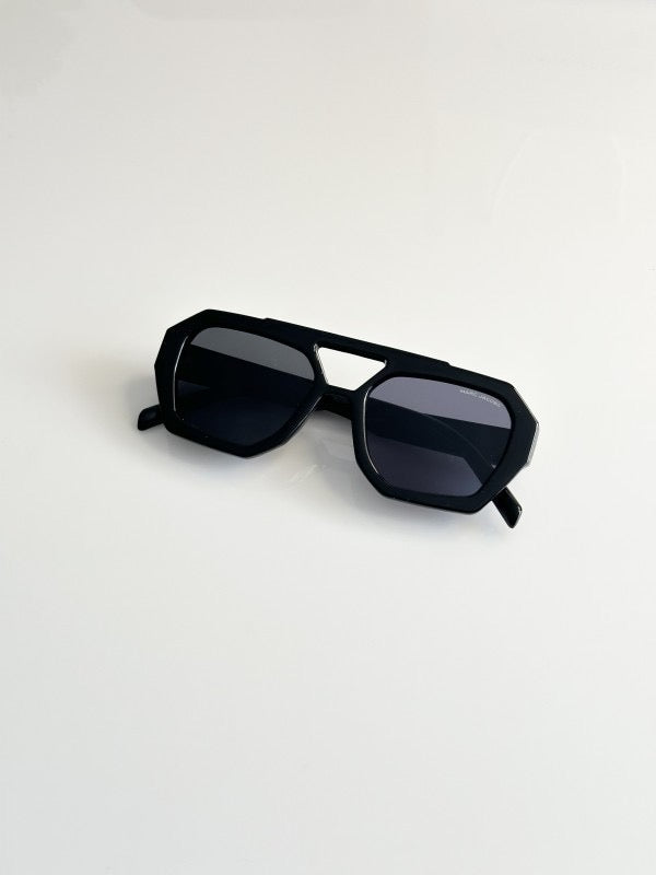 Marc Jacobs Black sunglasses with original box and kit
