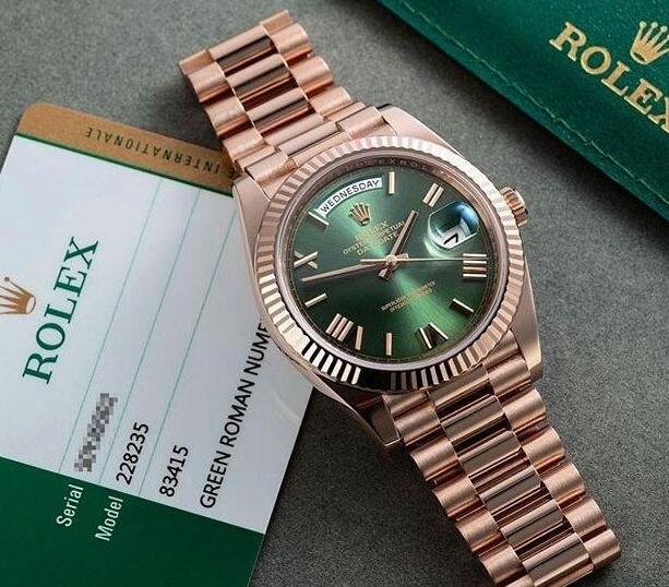 ROLEX OYSTER PERPETUAL Day-Date Green Dial Metal Watch (cell model)