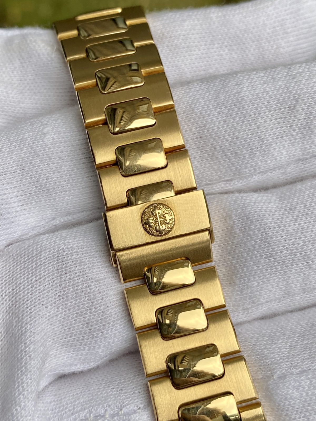Patek Philippe Nautilus (JAPAN 1st) Mad Watch Qurtz Movement Gold Dated Watch For Men's