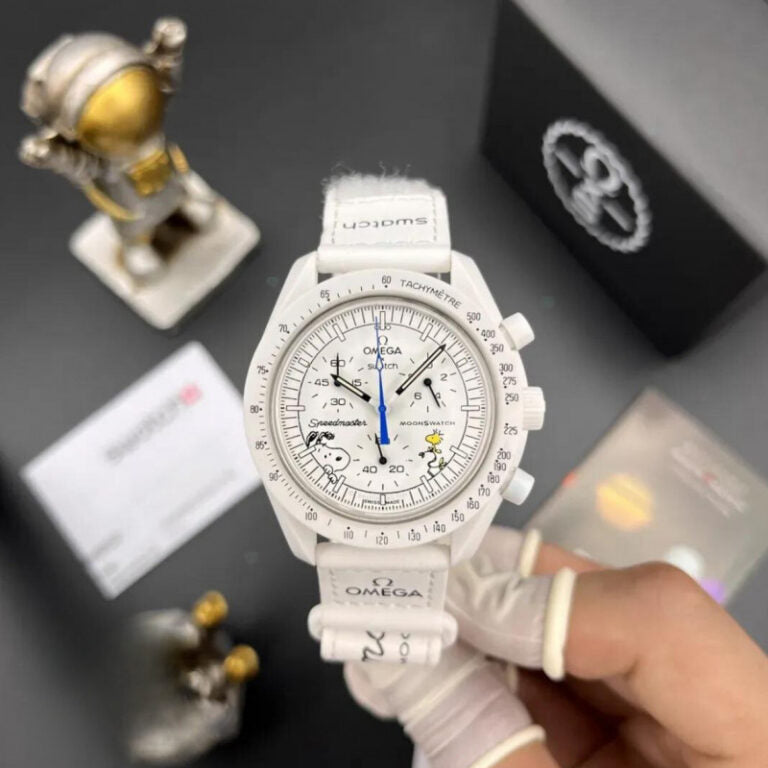 OMEGA X SWATCH MOONSWATCH Mission To The Moon Snoopy White Dial/White Strap Bioceramic