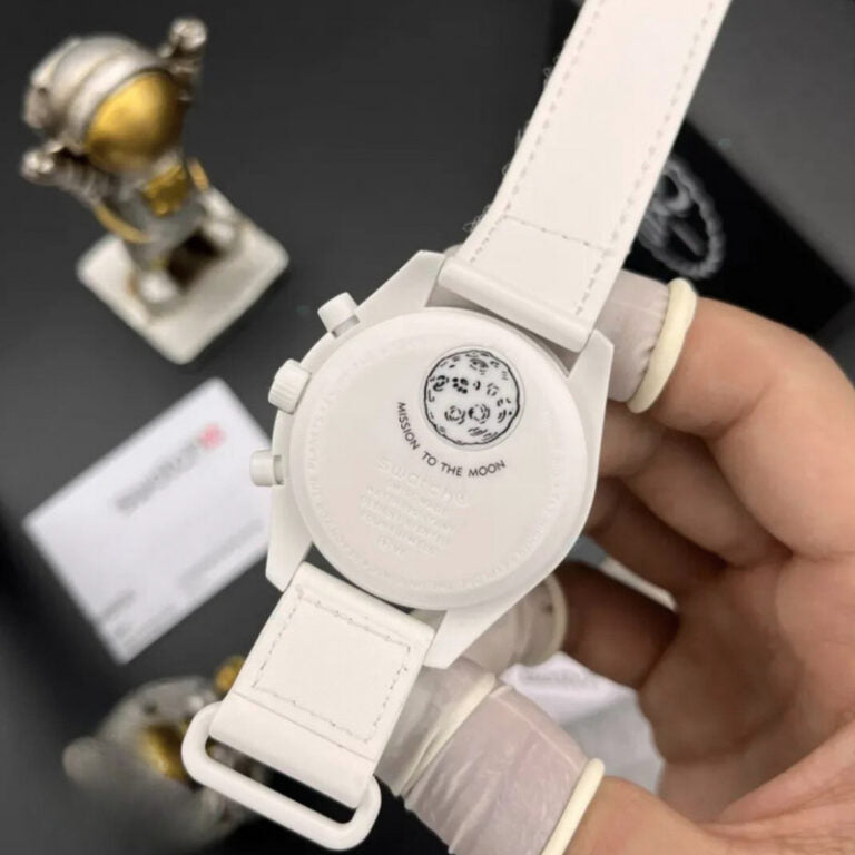 OMEGA X SWATCH MOONSWATCH Mission To The Moon Snoopy White Dial/White Strap Bioceramic
