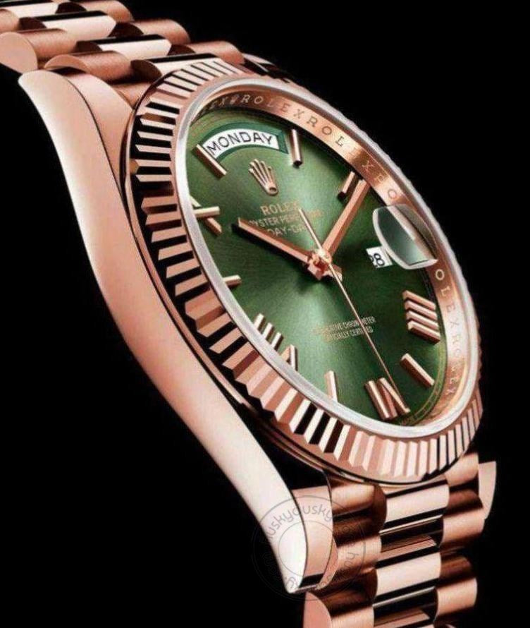 ROLEX OYSTER PERPETUAL Day-Date Green Dial Metal Watch (cell model)