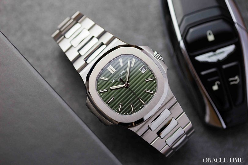 PATEK PHILIPPE Nautilus Mad Watch Quartz Movement Green Dial Dated Watch For Men's