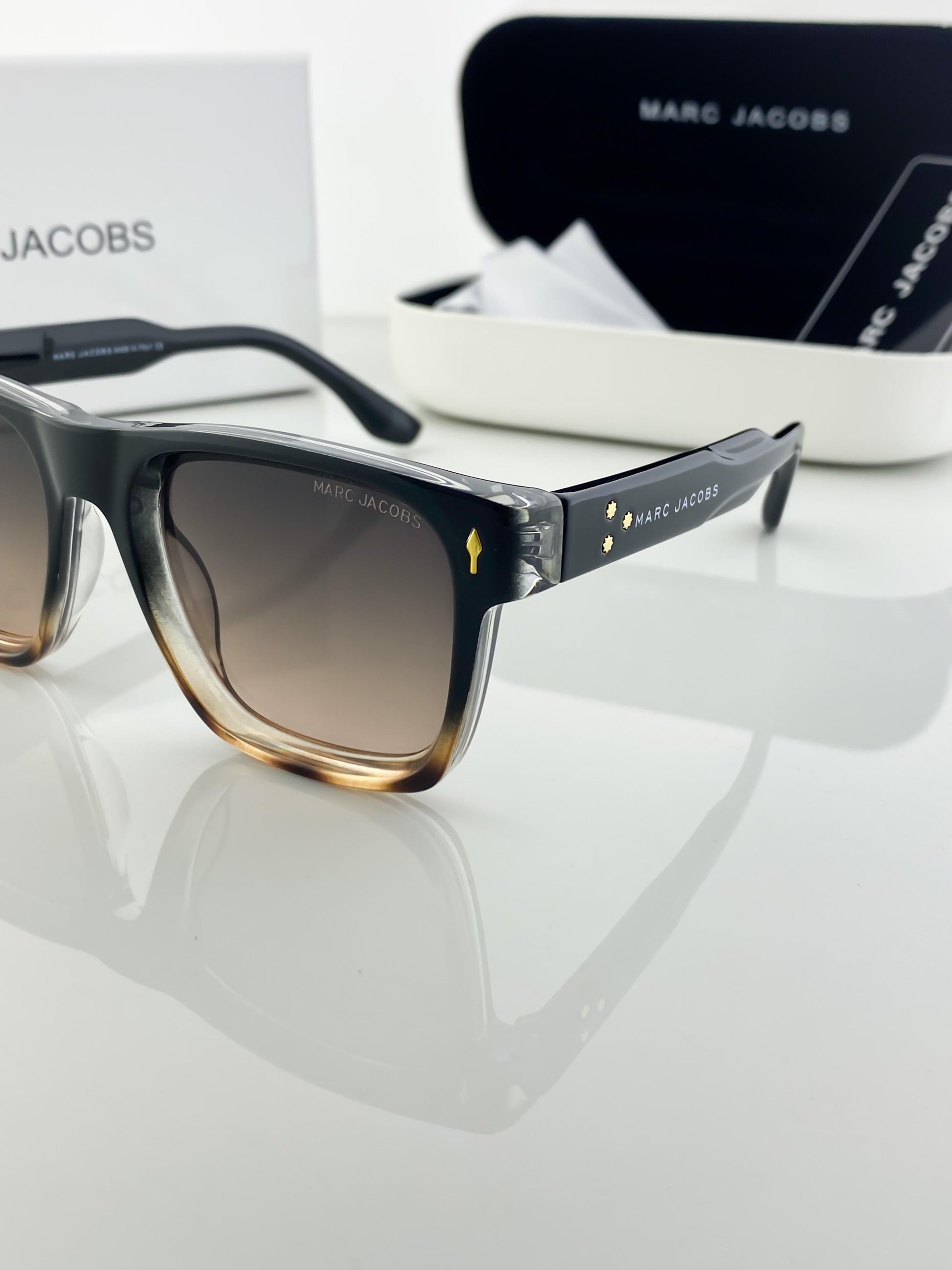 MARC JACOBS TIGER BLACK SUNGLASSES WITH ORIGINAL BOX AND KIT