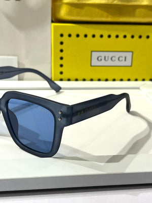 GUCCI Black sunglasses with Original Box & Kit