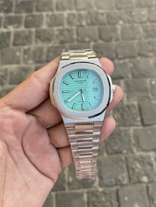 Patek Philippe Nautilus (Japan 1st) tiffany Quartz Movement Dated Watch