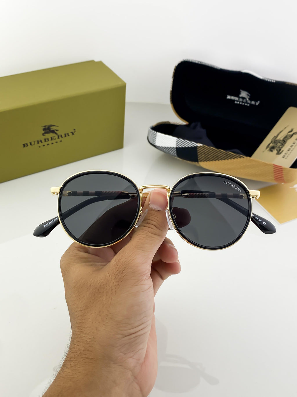 Burberry black sunglasses with original box and kit