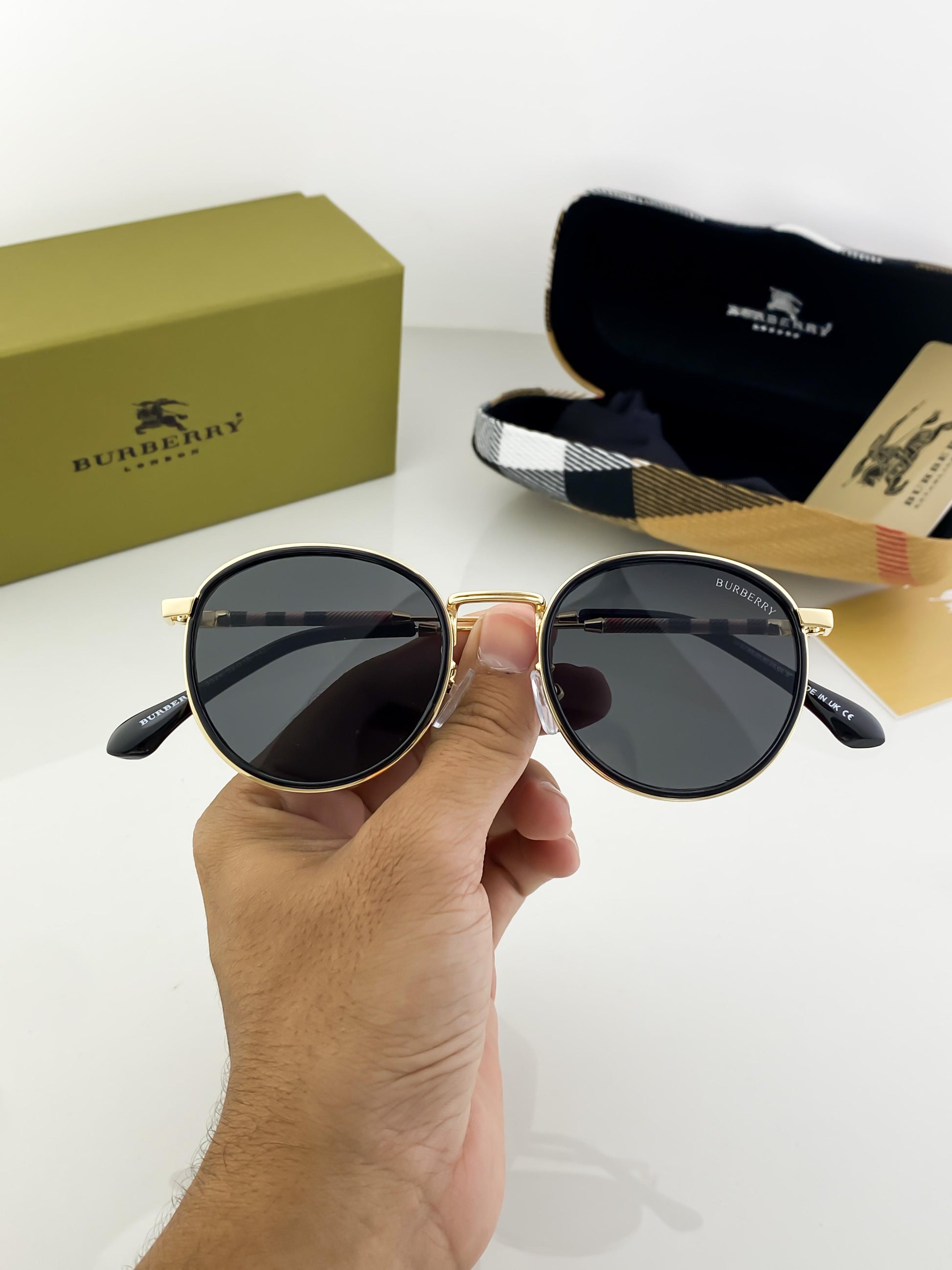 Burberry black sunglasses with original box and kit