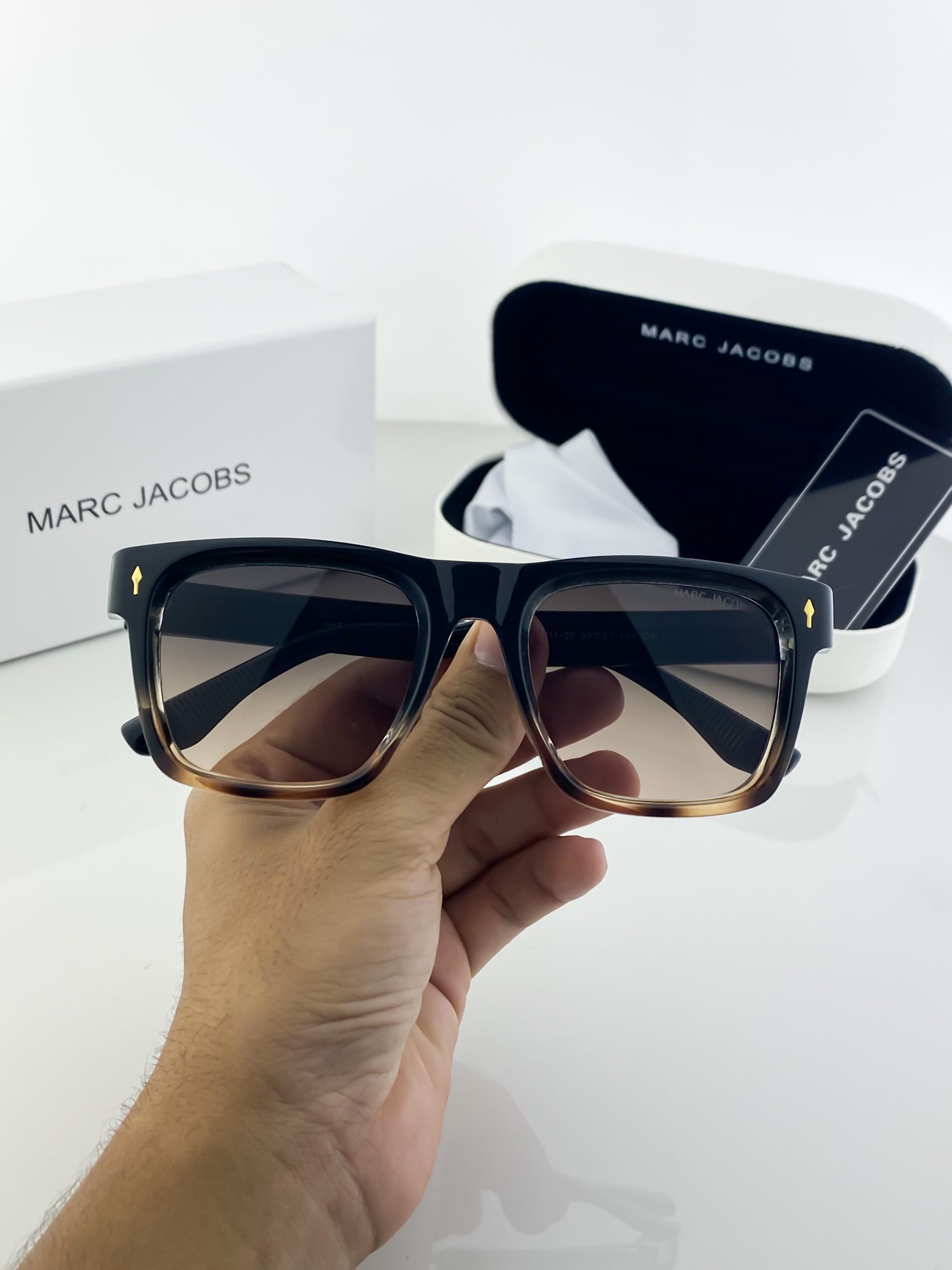 MARC JACOBS TIGER BLACK SUNGLASSES WITH ORIGINAL BOX AND KIT