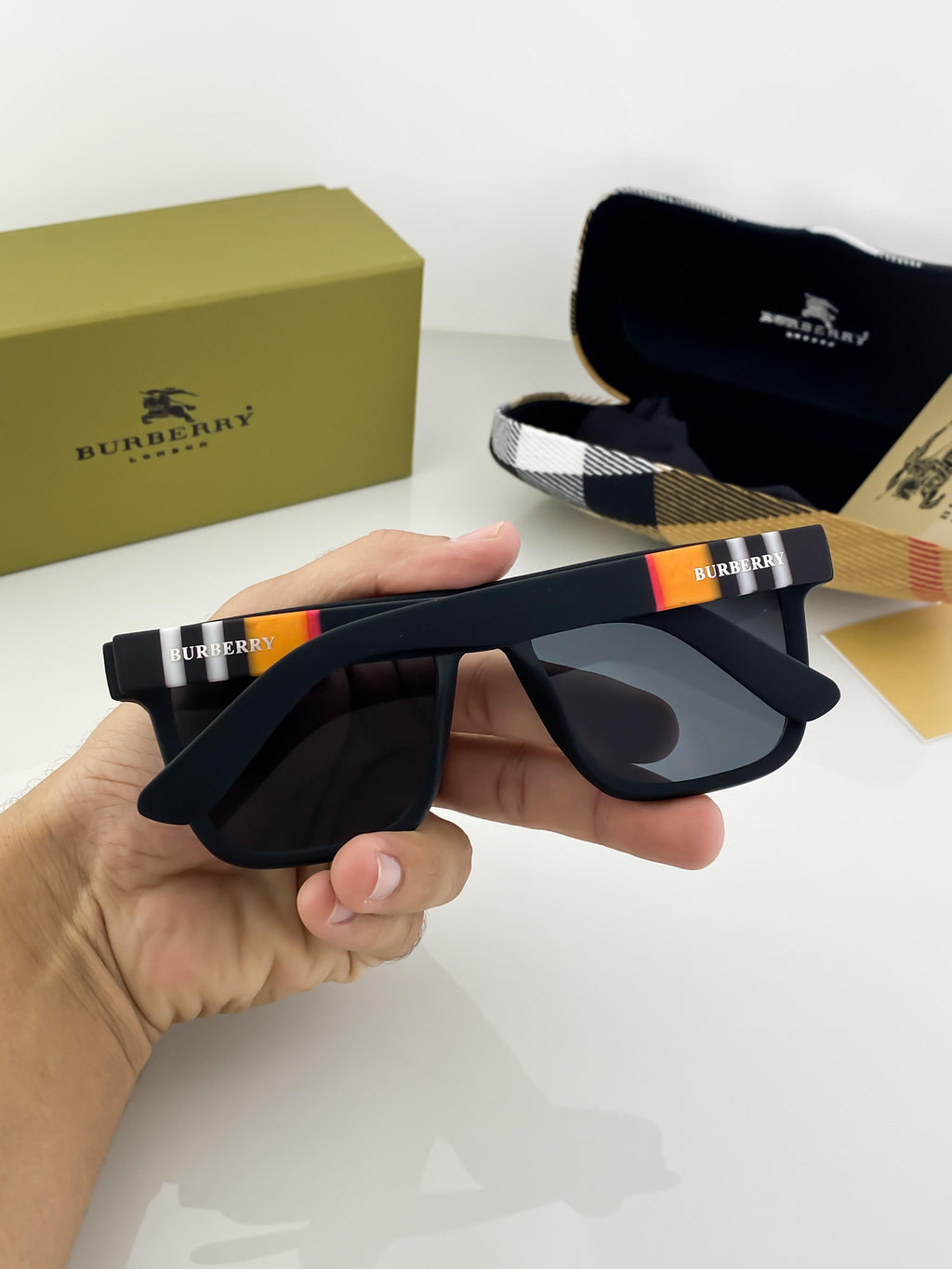 Burberry black sunglasses with original box and kit
