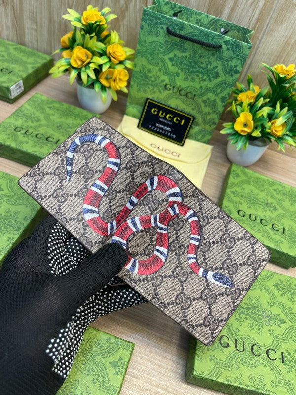 GUCCI SNAKE WALLET WITH  DUST BAG AND BOX