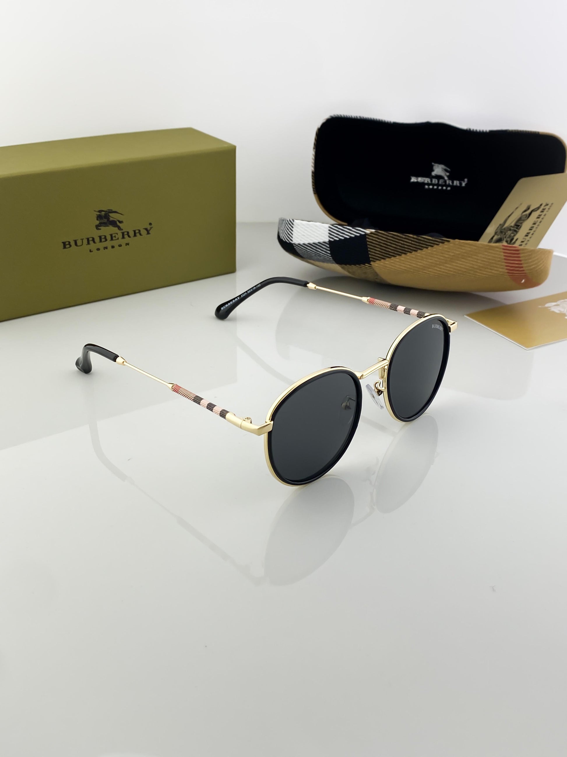 Burberry black sunglasses with original box and kit