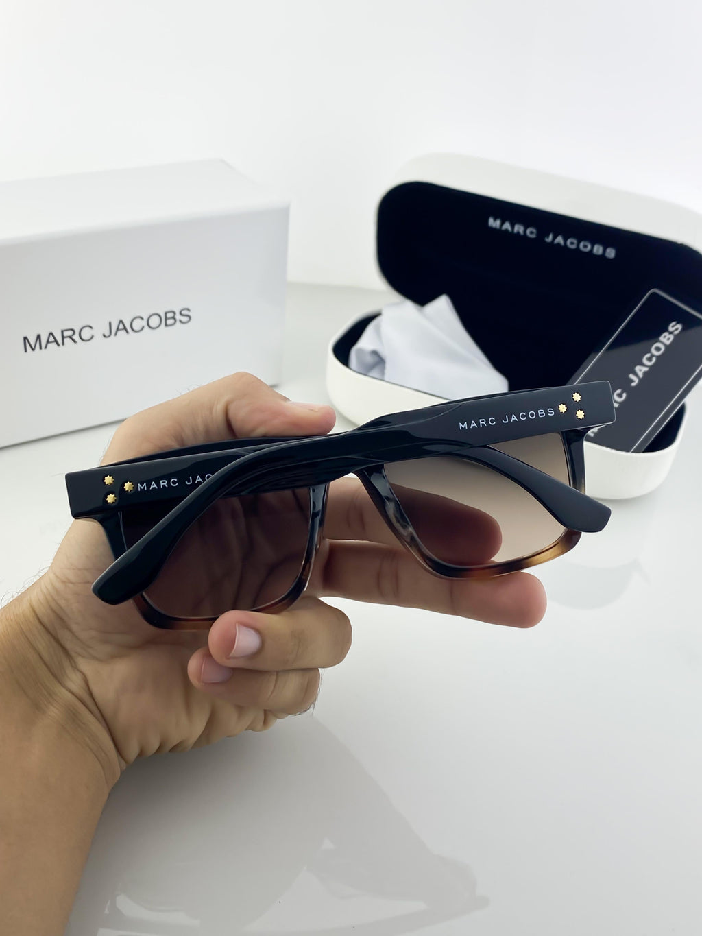 MARC JACOBS TIGER BLACK SUNGLASSES WITH ORIGINAL BOX AND KIT