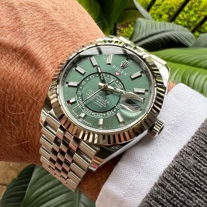 ROLEX Sky-Dweller silver green with jublee belt (cell model)