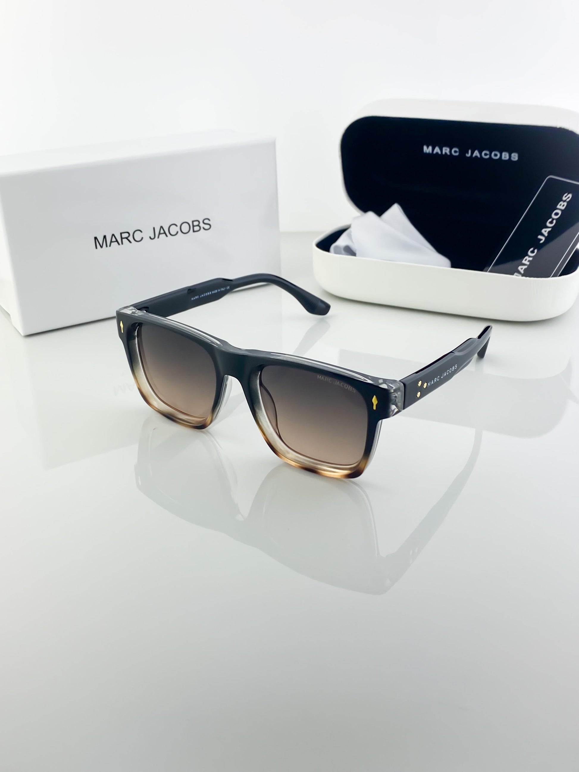 MARC JACOBS TIGER BLACK SUNGLASSES WITH ORIGINAL BOX AND KIT