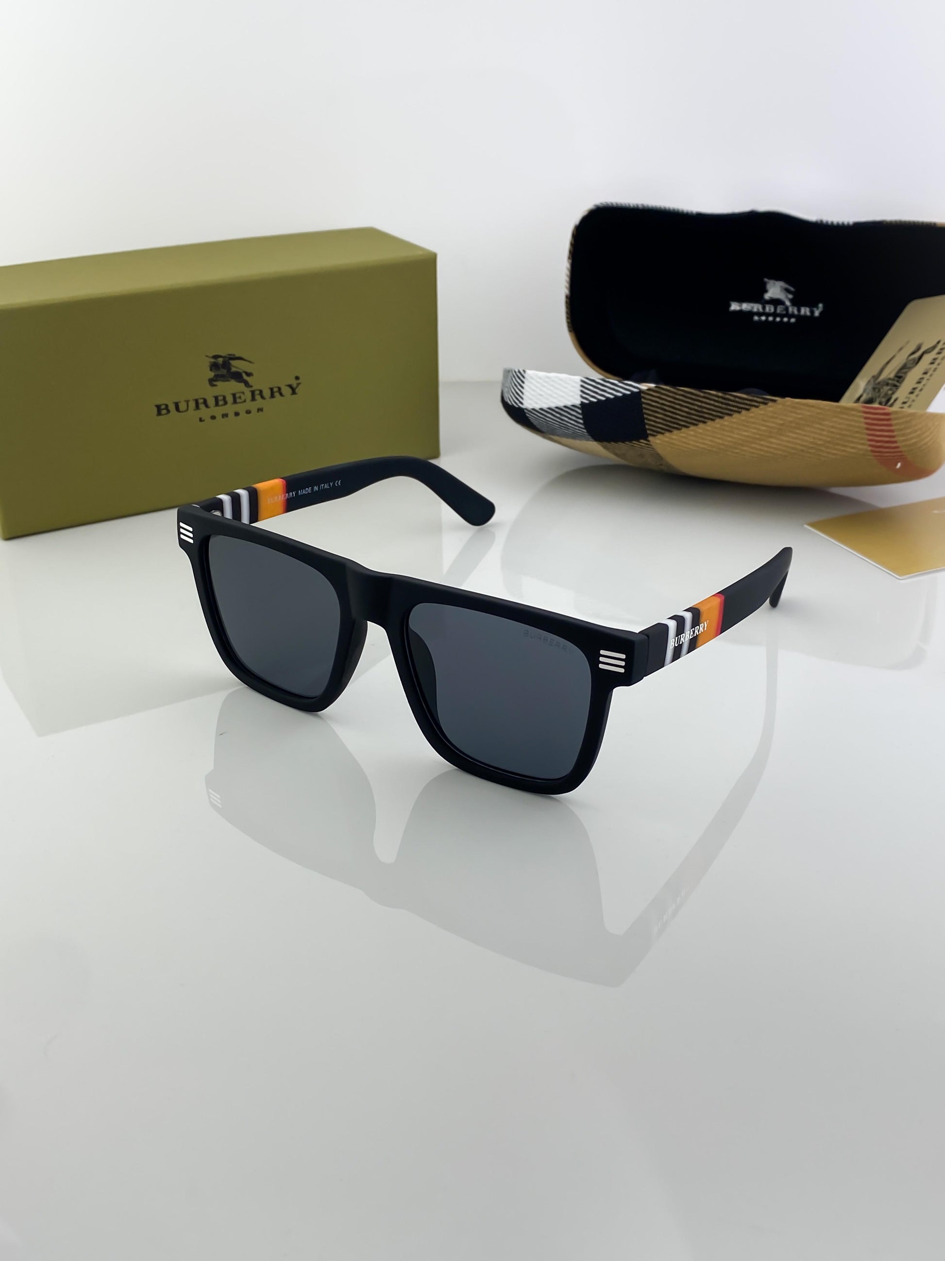 Burberry black sunglasses with original box and kit