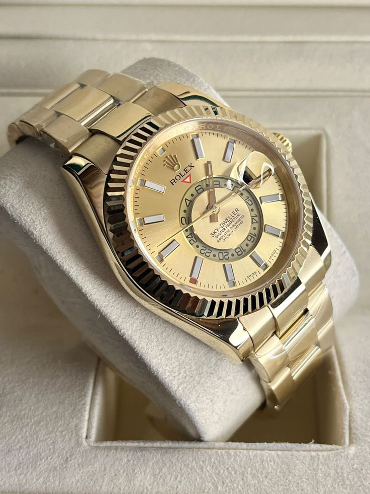 Rolex Sky-Dweller yellow Gold with oyester belt (automatic)