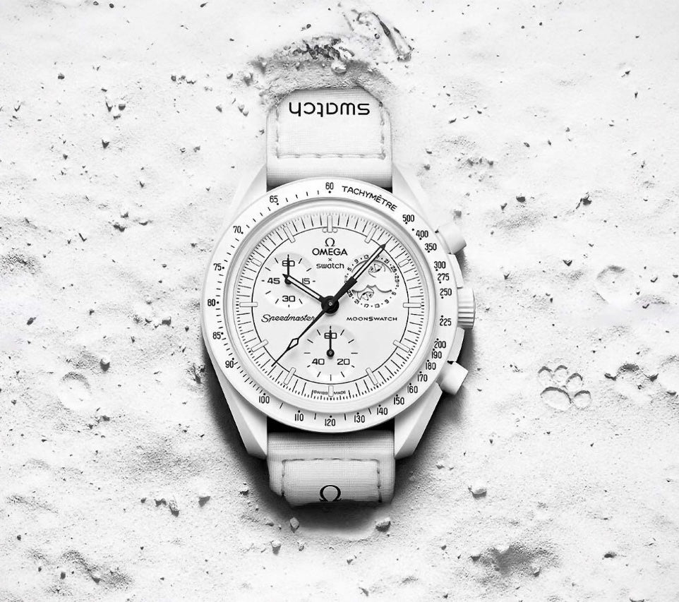 OMEGA X SWATCH MOONSWATCH Mission To The Moon Snoopy White Dial/White Strap Bioceramic