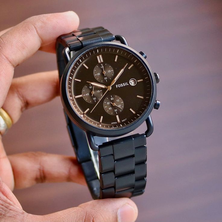 FOSSIL COMMUTER WITH FULL BLACK WITH CHAIN BELT