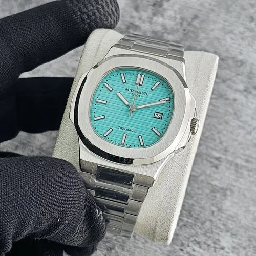 Patek Philippe Nautilus (Japan 1st) tiffany Quartz Movement Dated Watch