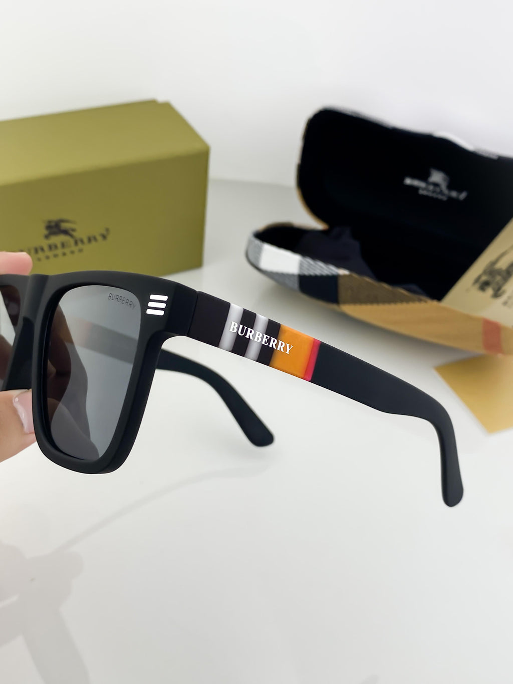 Burberry black sunglasses with original box and kit