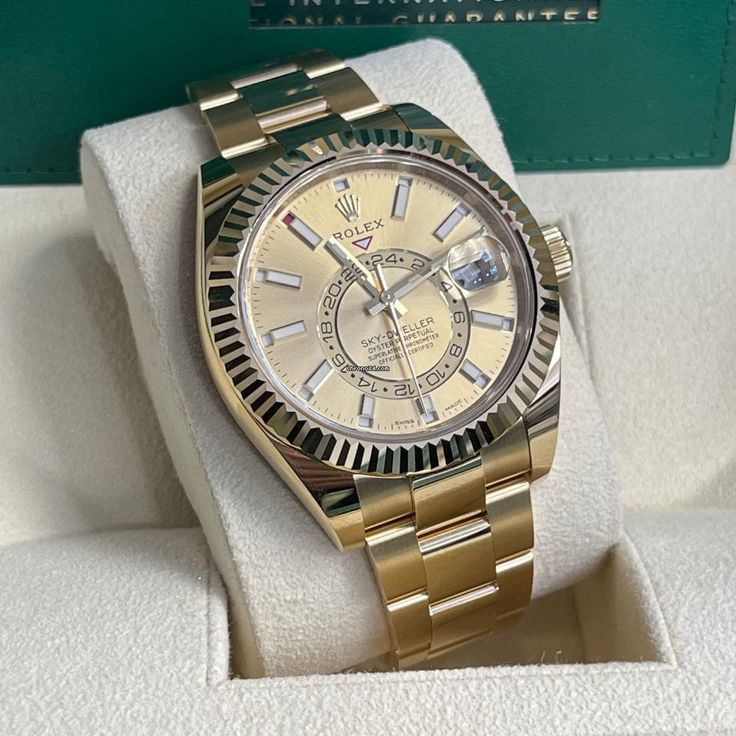 Rolex Sky-Dweller yellow Gold with oyester belt (automatic)