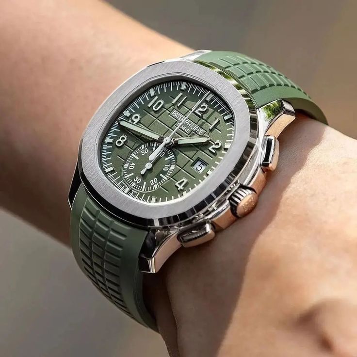 PATEK PHILLIPE AQUANAUT (AUTOMATIC)